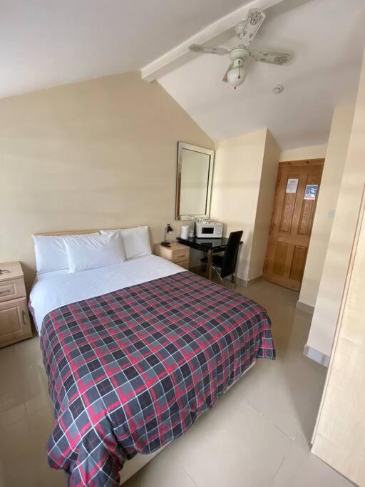 Studio To Let In Covent Garden With Kitchen Londyn Zewnętrze zdjęcie